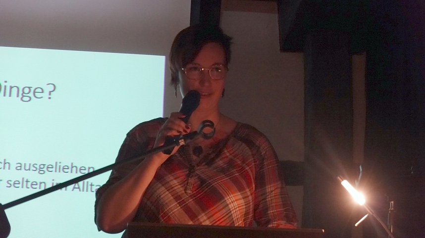 Marie-Kathrin Haase stellte die "Bibliothek der Dinge" vor