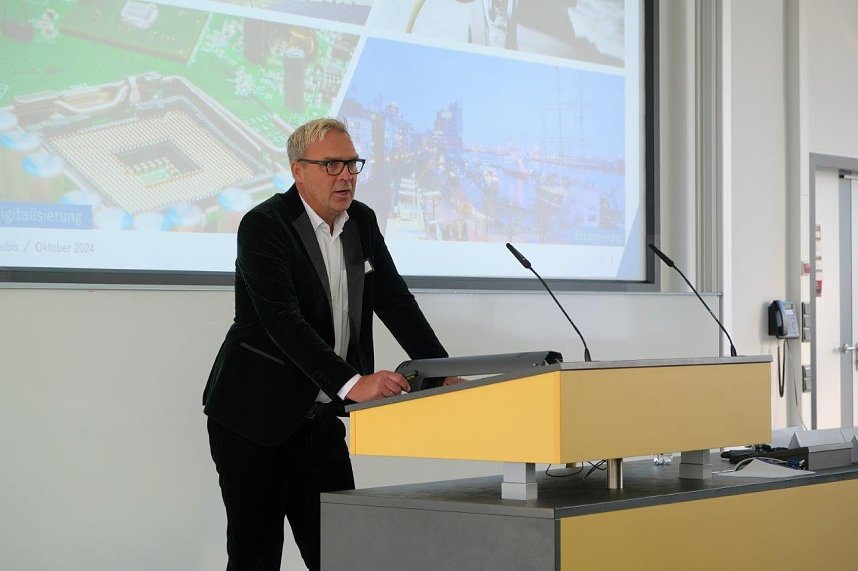 Beim Ressourcenforum 2024 an der Hochschule Nordhausen standen aktuelle Entwicklungen und Herausforderungen der nachhaltigen Ressourcennutzung im Mittelpunkt