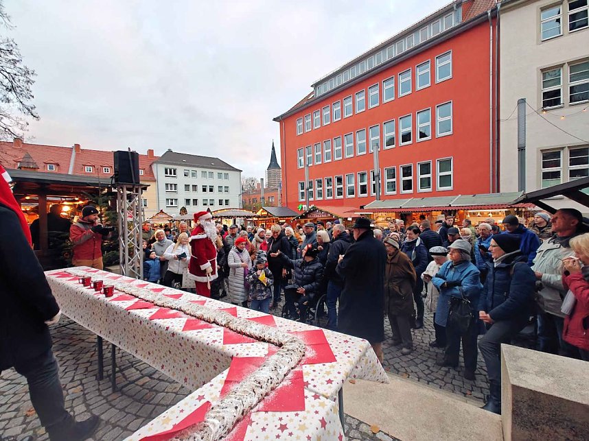 Peter Blei unterwegs auf dem Weihnachtsmarkt