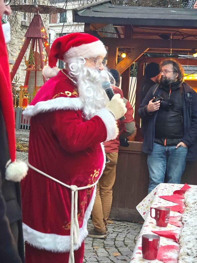 Peter Blei unterwegs auf dem Weihnachtsmarkt
