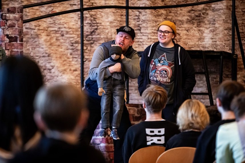 Das "White Horse Theatre" war wieder zu Gast am Humboldt Gymnasium