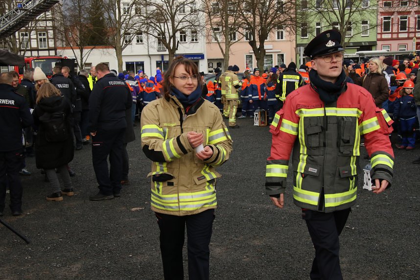 Friedenslichtaktion 2024 auf dem August-Bebel-Platz in Nordhausen