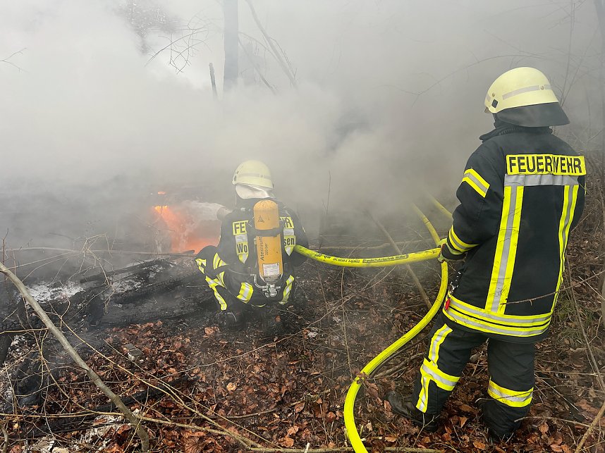 Feuerwehreinsatz auf dem alten Campingplatz bei Hainrode
