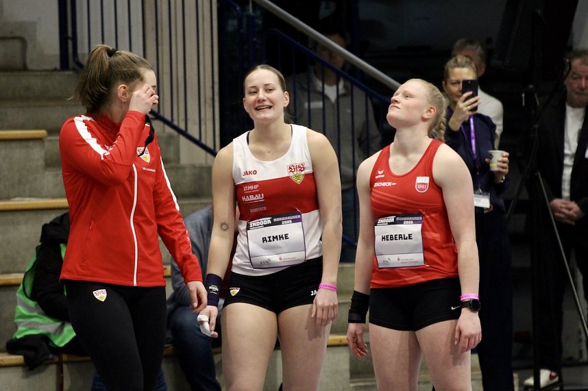 Sportlerinnen und Sportler begeisterten beim Indoor-Kugelsto&szlig;en, in der Wiedigsburghalle in Nordhausen, das Publikum