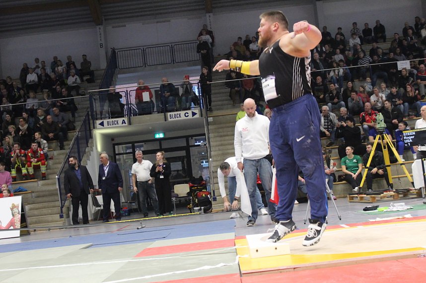 Indoor Kugelsto&szlig;en in der Wiedigsburghalle in Nordhausen