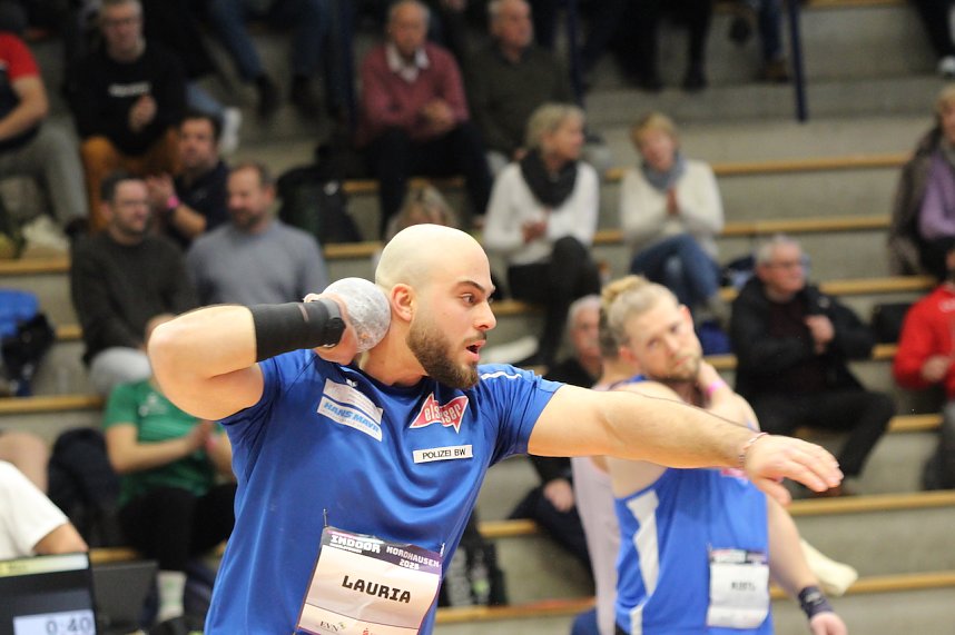Indoor Kugelsto&szlig;en in der Wiedigsburghalle in Nordhausen
