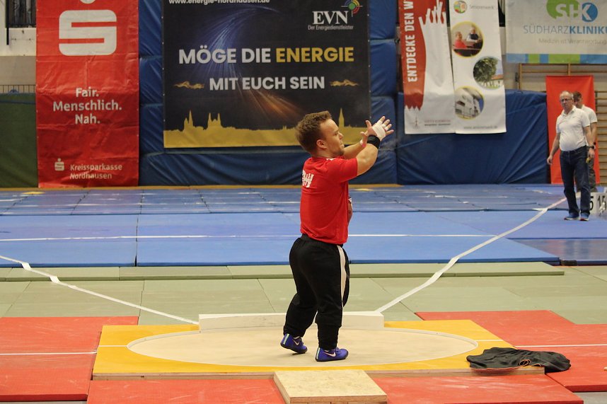 Indoor Kugelsto&szlig;en in der Wiedigsburghalle in Nordhausen