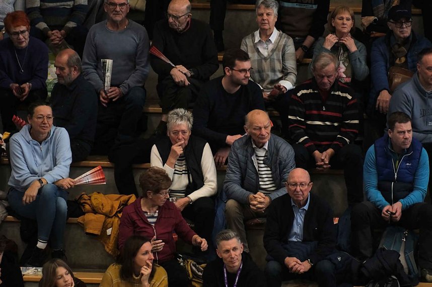 Kugelsto&szlig;-Indoor in der Wiedigsburg