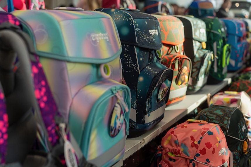 Damit zum Schulanfang alles sitzt - Impressionen vom Schulranzentag bei Skoda