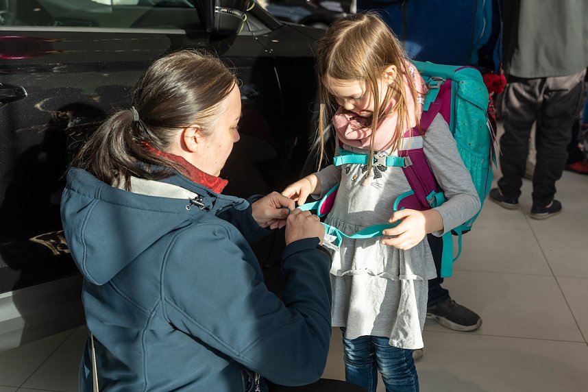 Damit zum Schulanfang alles sitzt - Impressionen vom Schulranzentag bei Skoda