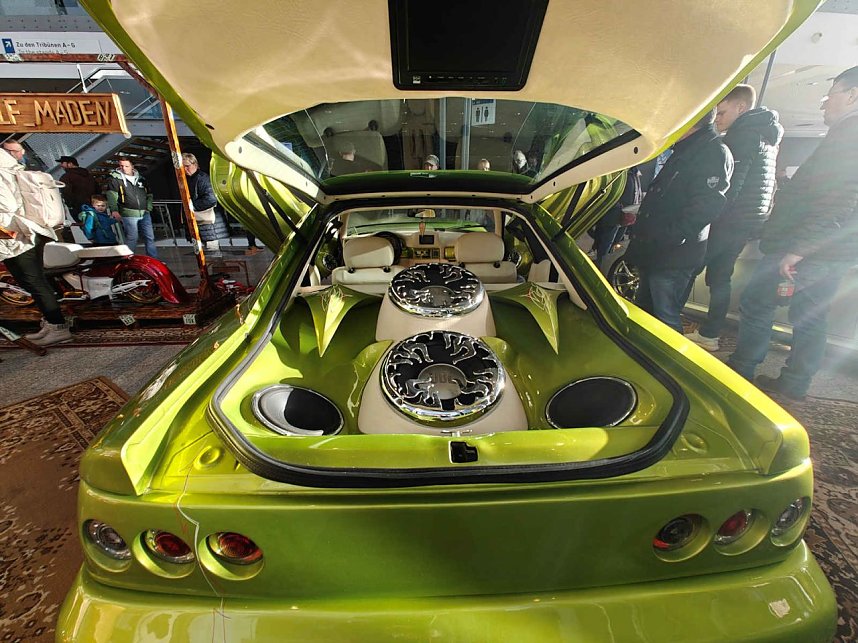 Peter Blei unterwegs auf der Automesse Erfurt