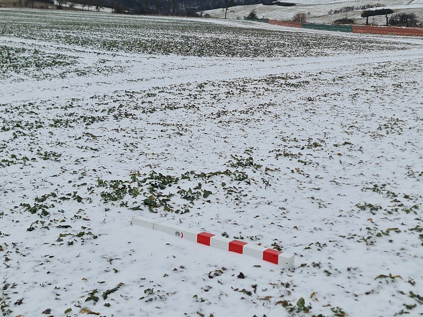 Besch&auml;digte Stra&szlig;ensperre bei Buchholz