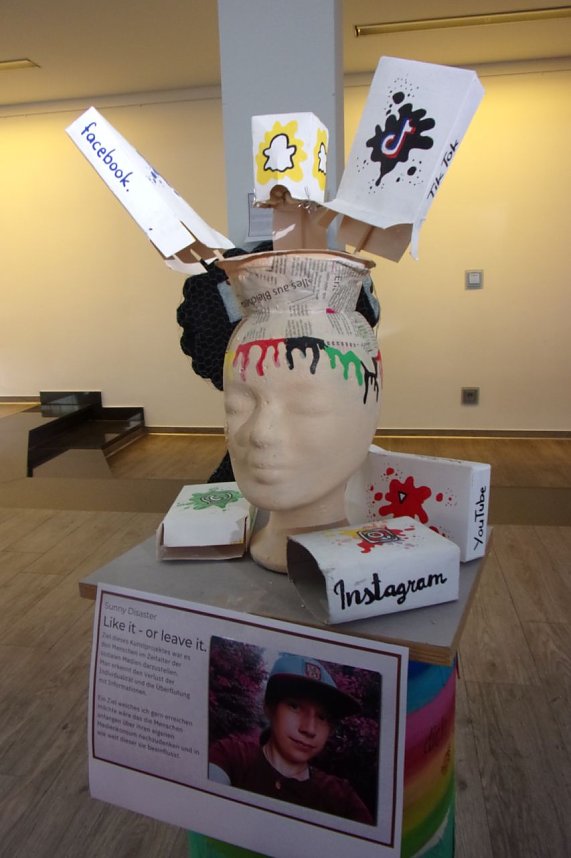 In der Galerie der Kreissparkasse stellen die K&uuml;nstler der pro vita Akademie ihre Werke aus