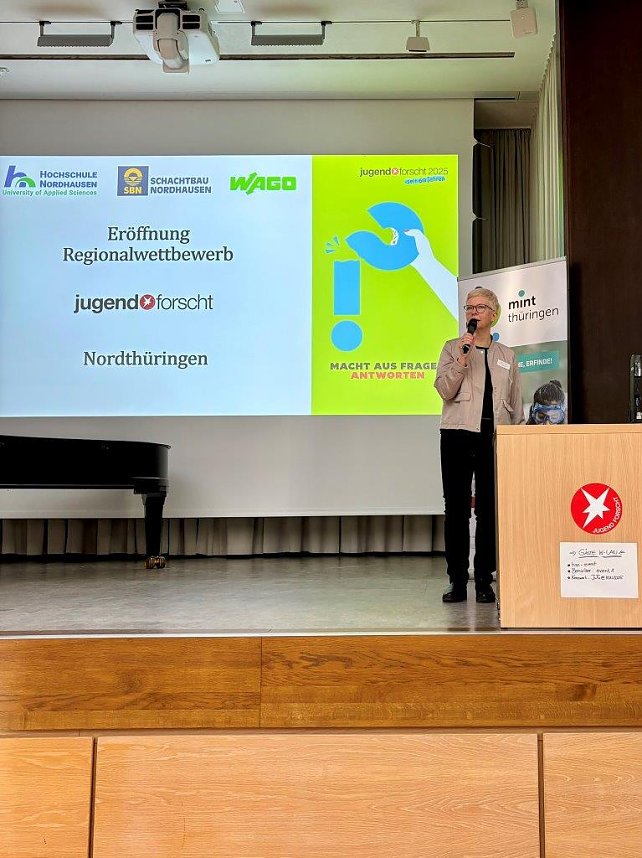 Junge Forscherinnen und Forscher pr&auml;sentieren ihre spannenden Projekte beim Regionalwettbewerb Jugend forscht Nordth&uuml;ringen an der Hochschule Nordhausen.