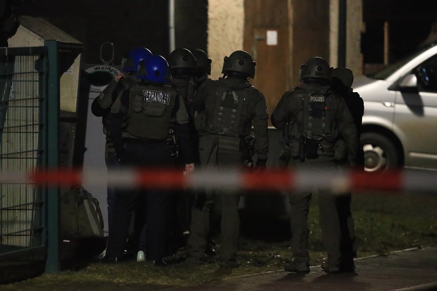 Gro&szlig;einsatz der Polizei in G&ouml;rsbach