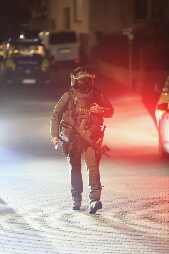 Gro&szlig;einsatz der Polizei in G&ouml;rsbach