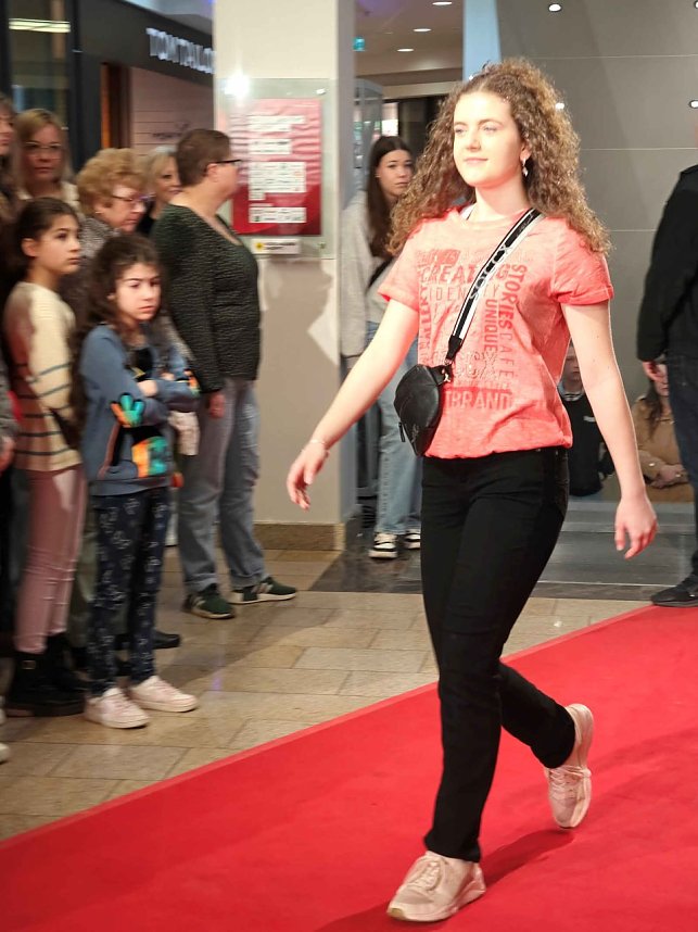 Modenschau in der Marktpassage