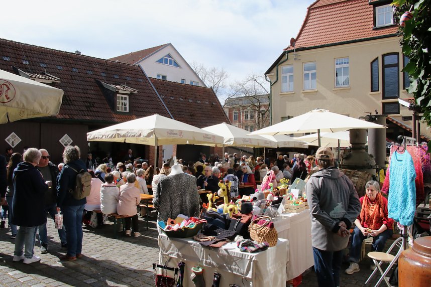 Ostermarkt in der Traditionsbrennerei