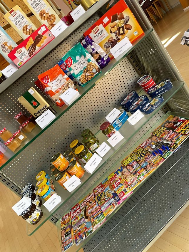 Einkaufsfreude in Mariechens Konsum im St. Marien Hospital Bleicherode