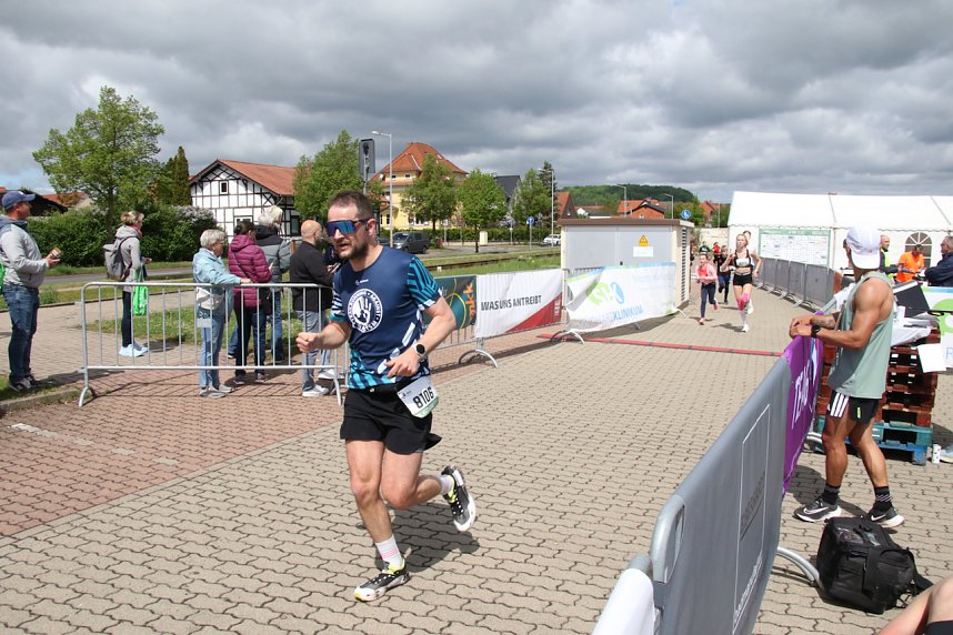 Auf der Zielgerade beim 11. Harztorlauf