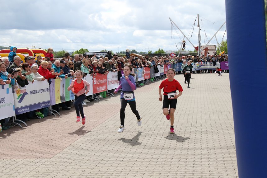 Auf der Zielgerade beim 11. Harztorlauf