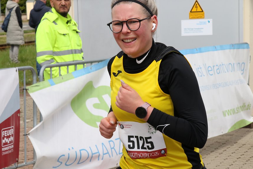 Auf der Zielgerade beim 11. Harztorlauf