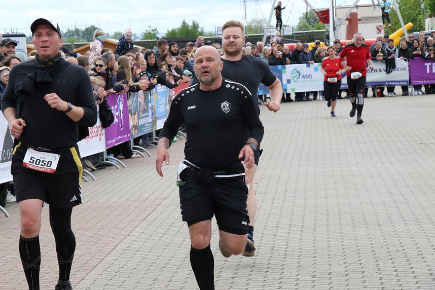 Auf der Zielgerade beim 11. Harztorlauf