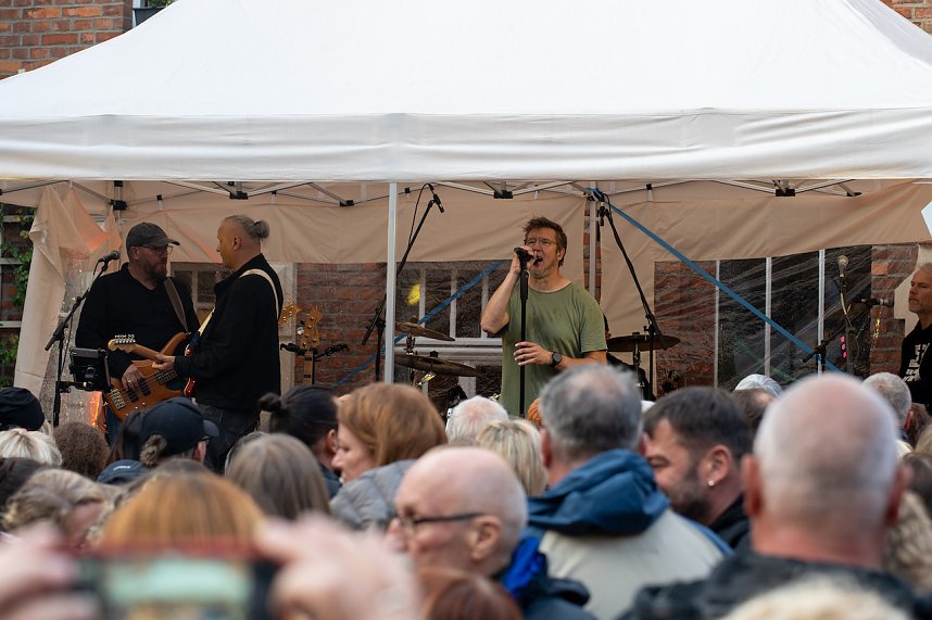 Die Kultband EMMA rockt den Innenhof der Tradi