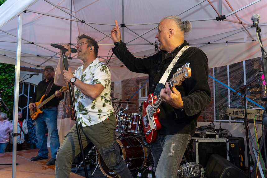 Die Kultband EMMA rockt den Innenhof der Tradi