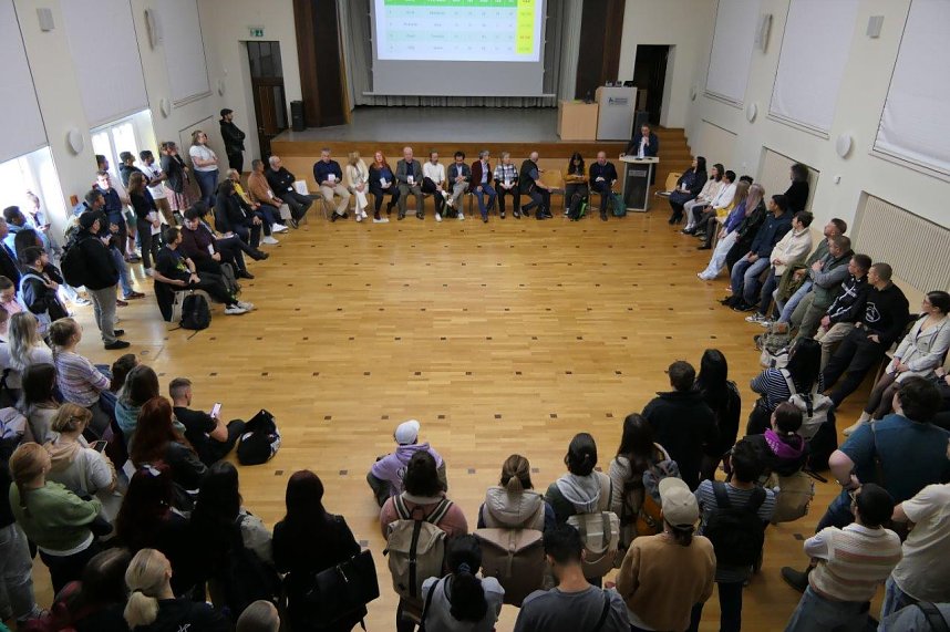 Internationale Begegnung auf dem Campus: Studenten und Lehrer aus ganz Europa tauschten sich im Rahmen der 27. Internationalen Projektwoche an der Hochschule Nordhausen fachlich und kulturell aus.