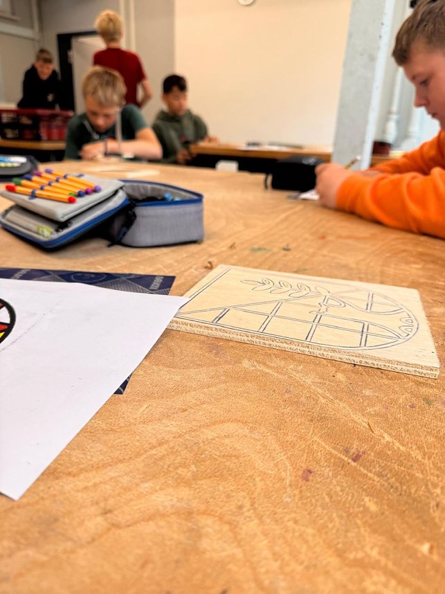 Den Alltag im Mittelalter n&auml;herte man sich auch k&uuml;nstlerisch