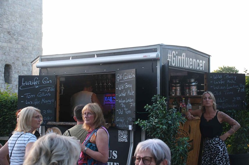 Peter Blei unterwegs auf dem Rolandsfest