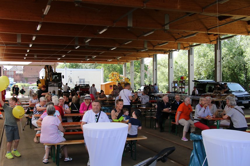 125 Jahre Stra&szlig;enbahn Nordhausen - Geburtstagsfeier im Depot