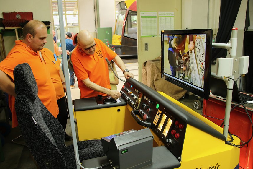 125 Jahre Stra&szlig;enbahn Nordhausen - Geburtstagsfeier im Depot