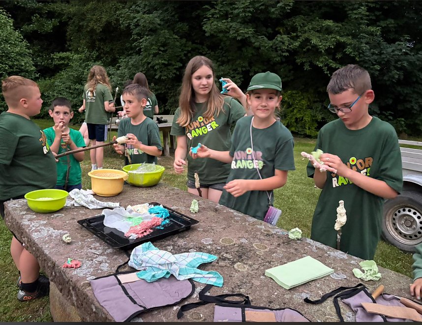 Gro&szlig;es Junior-Ranger-Camp im Nassetal: