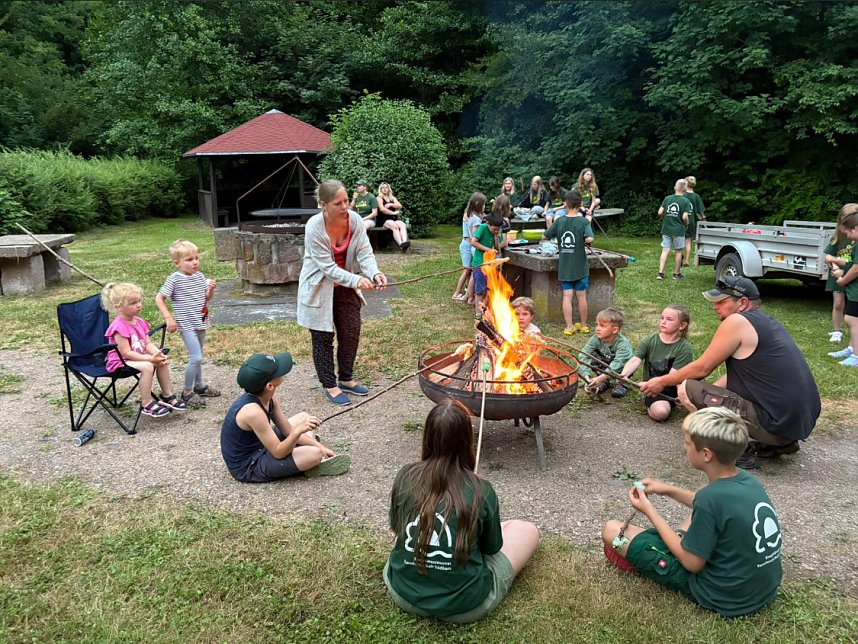 Gro&szlig;es Junior-Ranger-Camp im Nassetal: