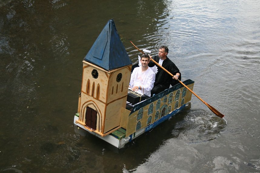 13. Badewannenrennen in Bennungen