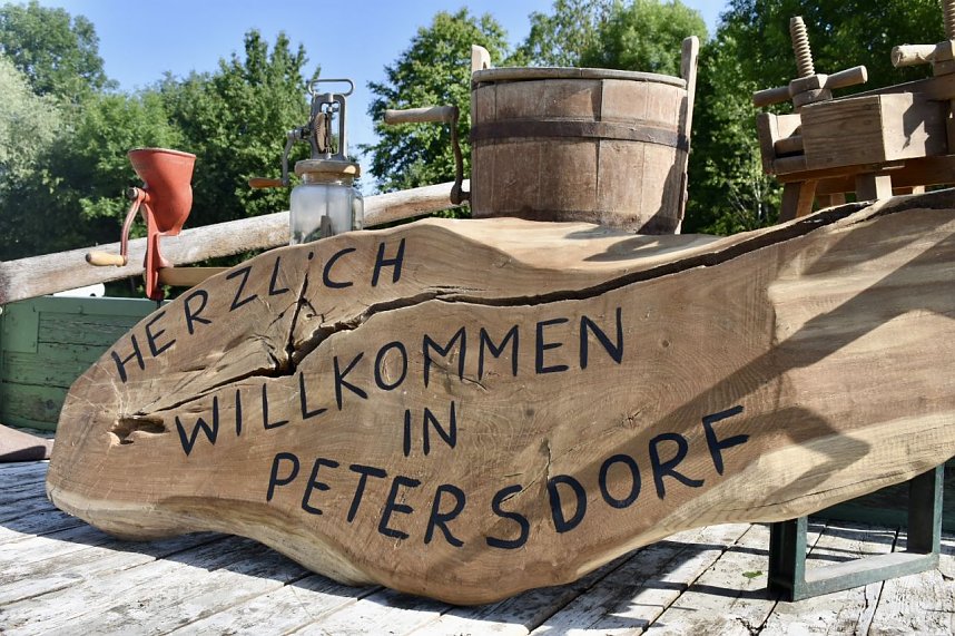 Trecker-Treff und Volksfest in Petersdorf