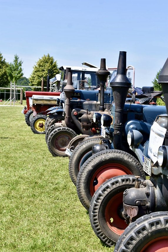 Trecker-Treff und Volksfest in Petersdorf