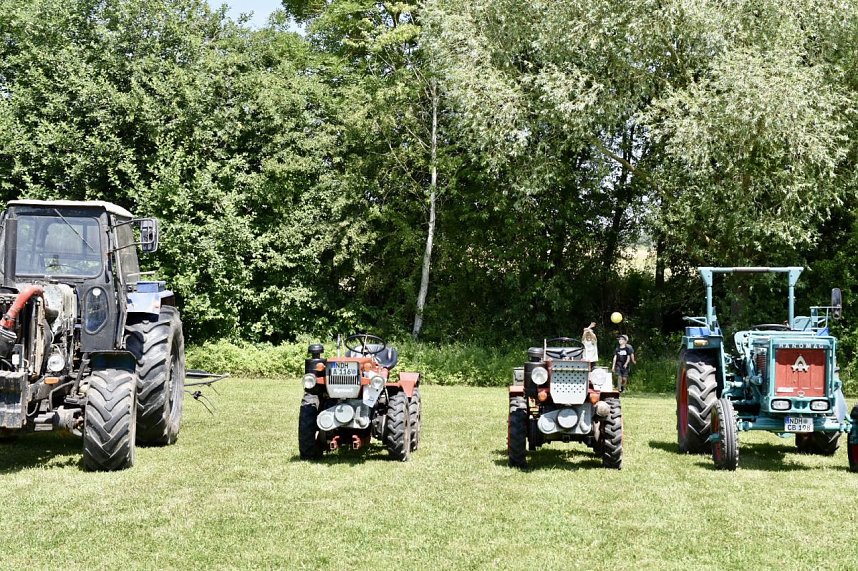 Trecker-Treff und Volksfest in Petersdorf