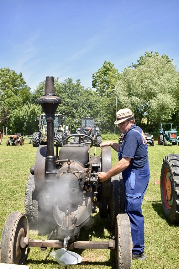 Trecker-Treff und Volksfest in Petersdorf