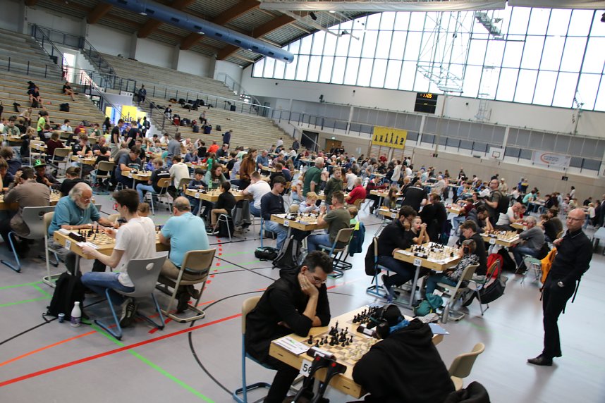 Er&ouml;ffnung der 15. Schach-Open in der Wiedigsburg