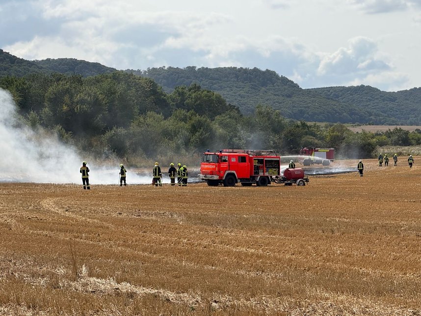 Feldbrand zwischen Klein- und Gro&szlig;furra