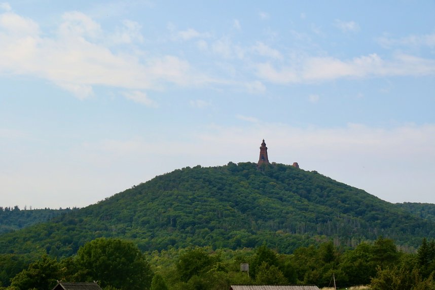 Kanonendonner auf der Pfalz Tilleda