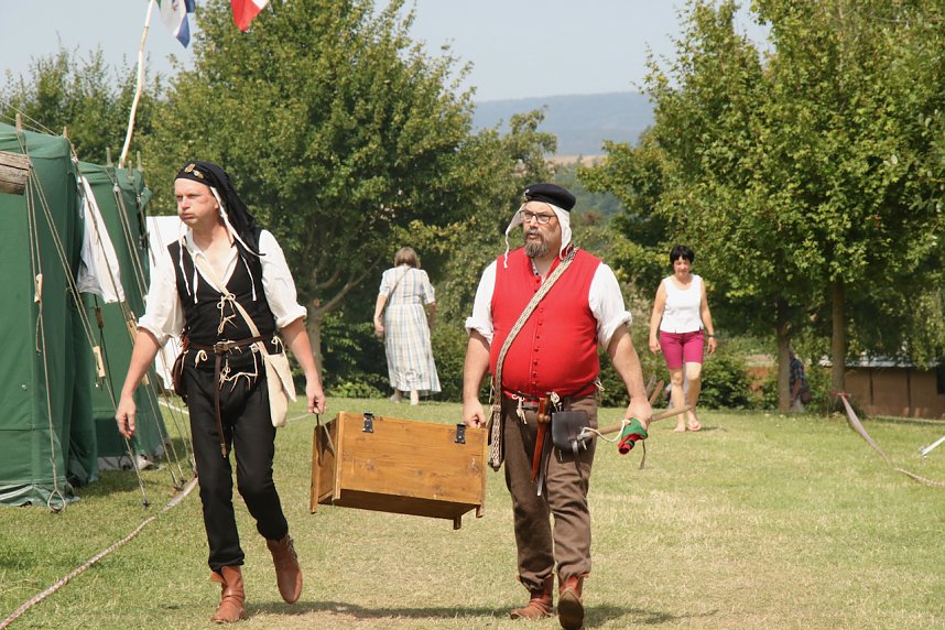 Kanonendonner auf der Pfalz Tilleda