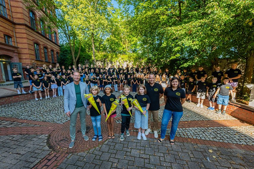 92 neue Sch&uuml;lerinnen und Sch&uuml;ler begr&uuml;&szlig;te man heute am Humboldt-Gymnasium