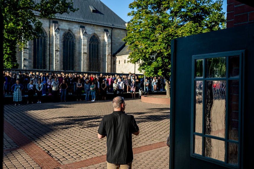 92 neue Sch&uuml;lerinnen und Sch&uuml;ler begr&uuml;&szlig;te man heute am Humboldt-Gymnasium