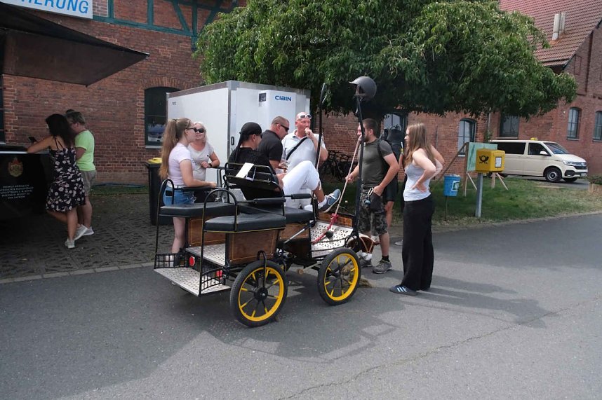 Scheinenhof-Fest mit Hobby Horsing