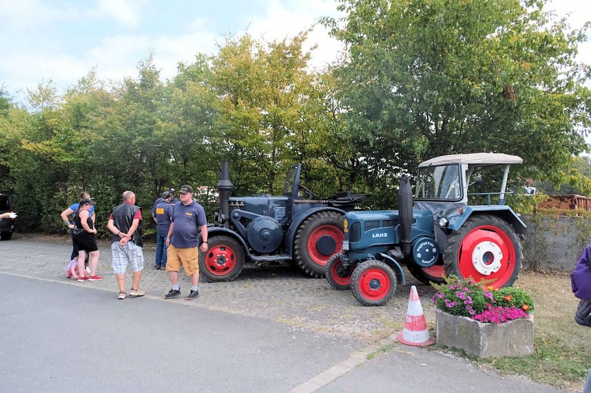 Scheinenhof-Fest mit Hobby Horsing