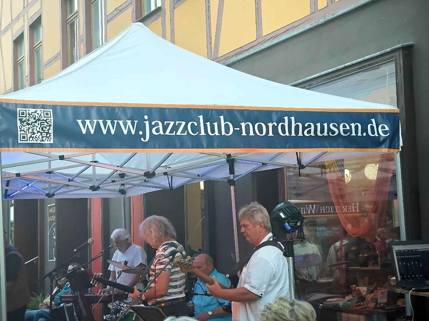 HOFGANG kehrte am vergangenen Wochenende auf die B&uuml;hne zur&uuml;ck und spielte beim Jazzclub in der Kurzen Meile